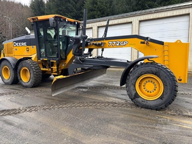 2020 DEERE 772GP