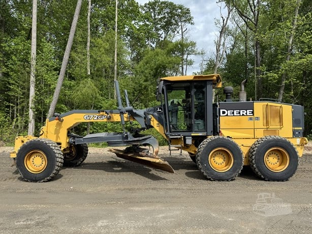 2012 DEERE 672GP